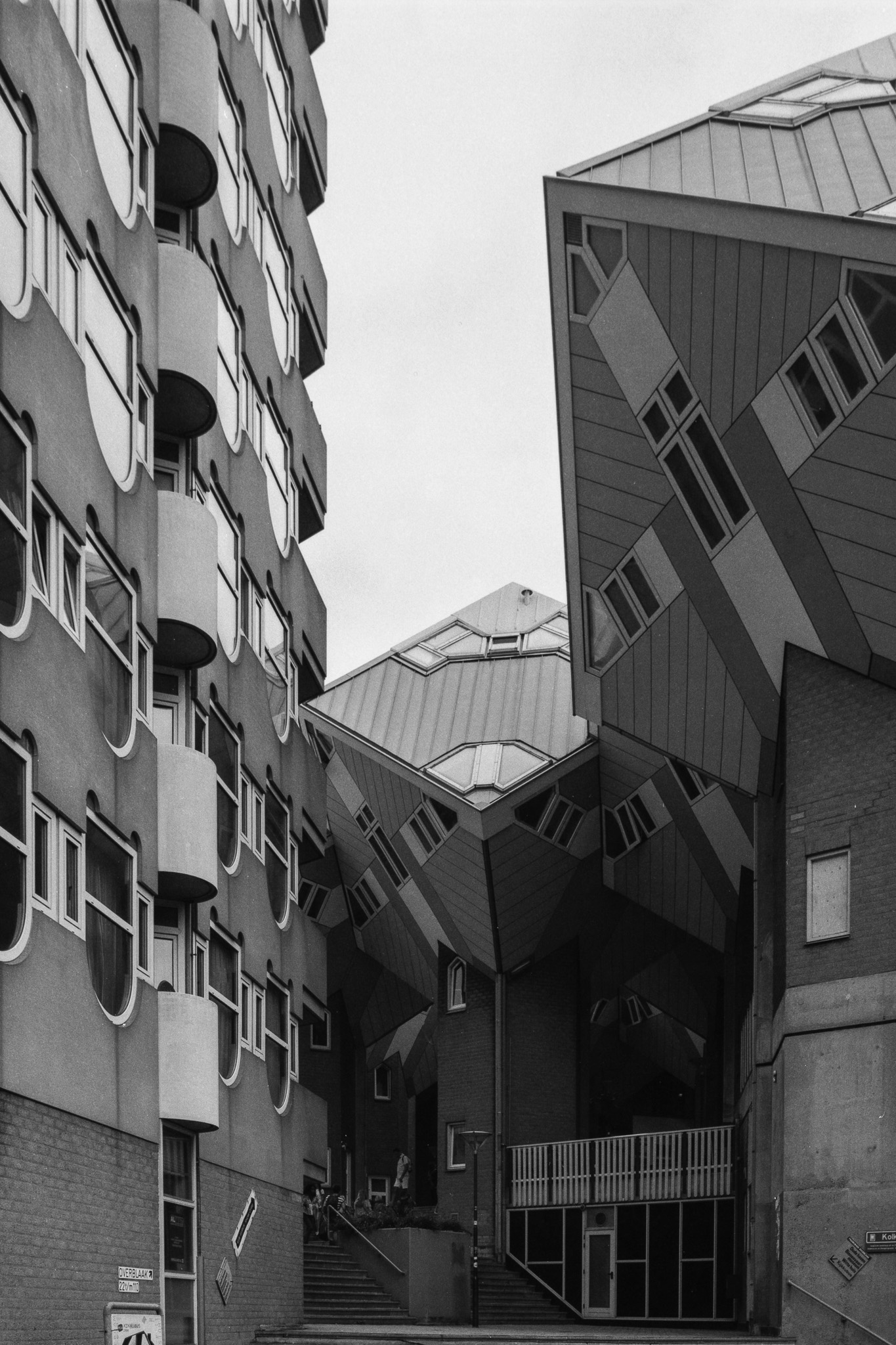 Kubuswoningen (Rotterdam) - Bronica ETRS