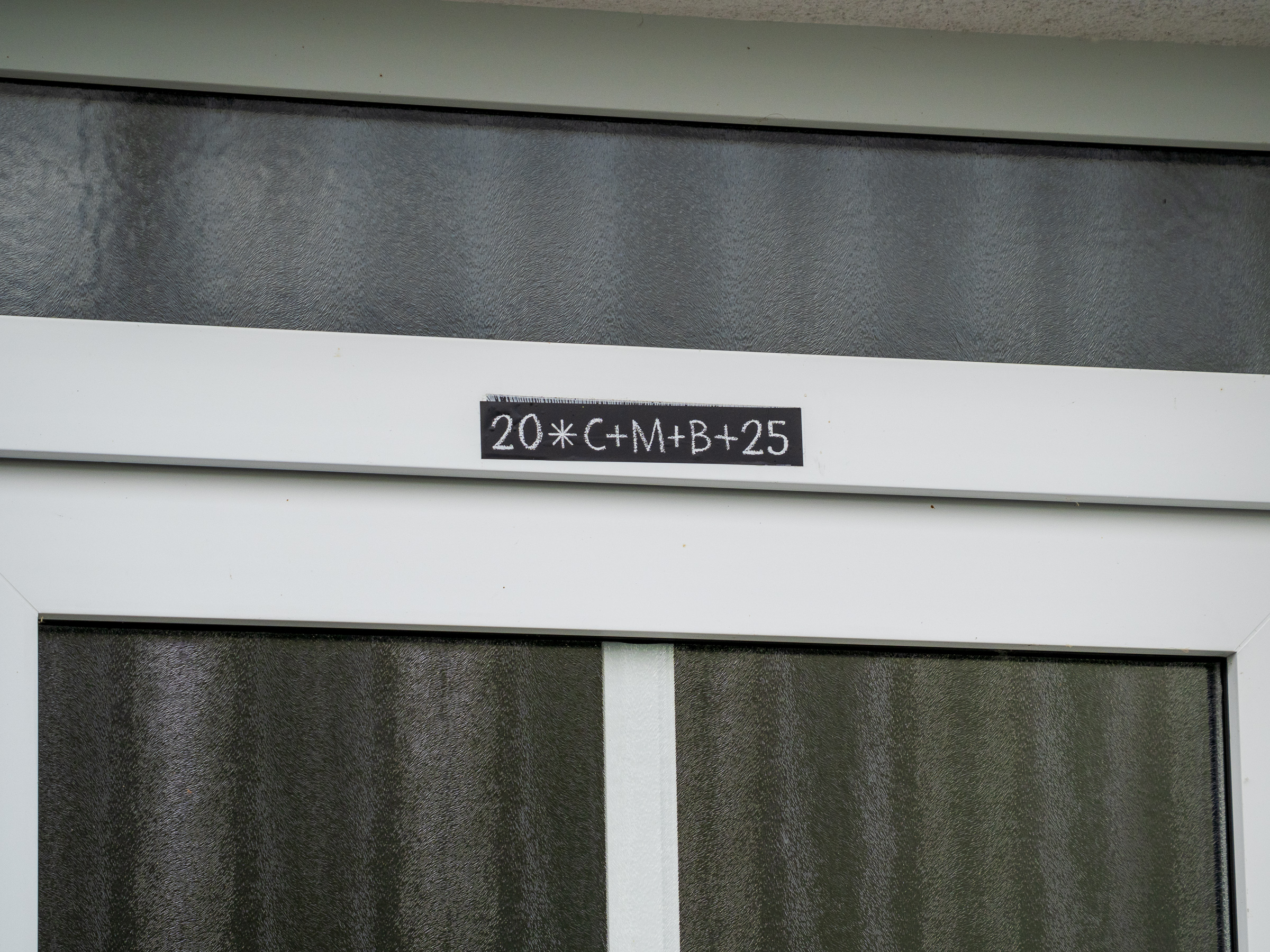 Centuries * Christus + mansionem + benedicat + years