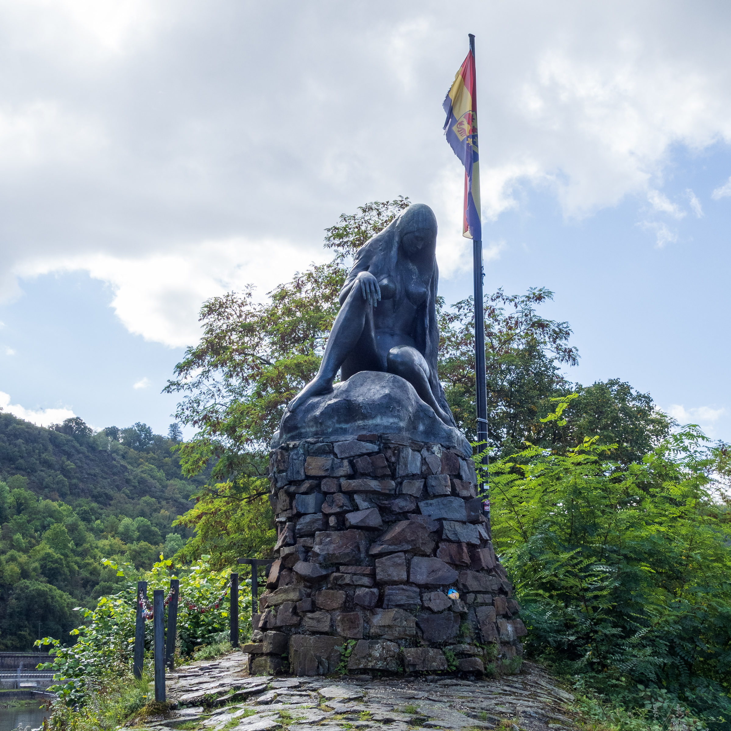 Loreley (statue by Natascha Alexandrovna Prinzessin Jusopov)