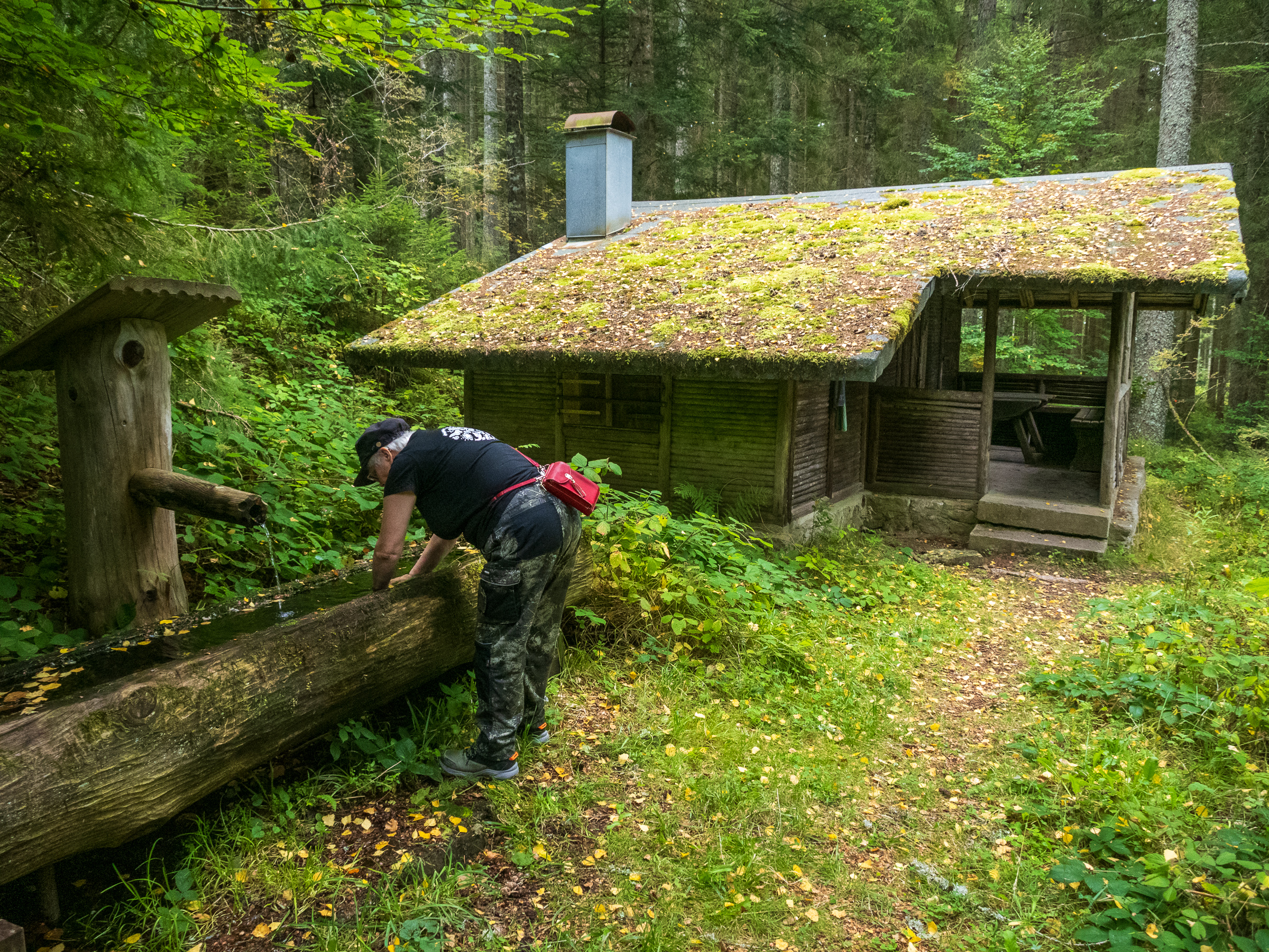 Refuge with Kneipp-Armbecken, a cold water bath for your arms.