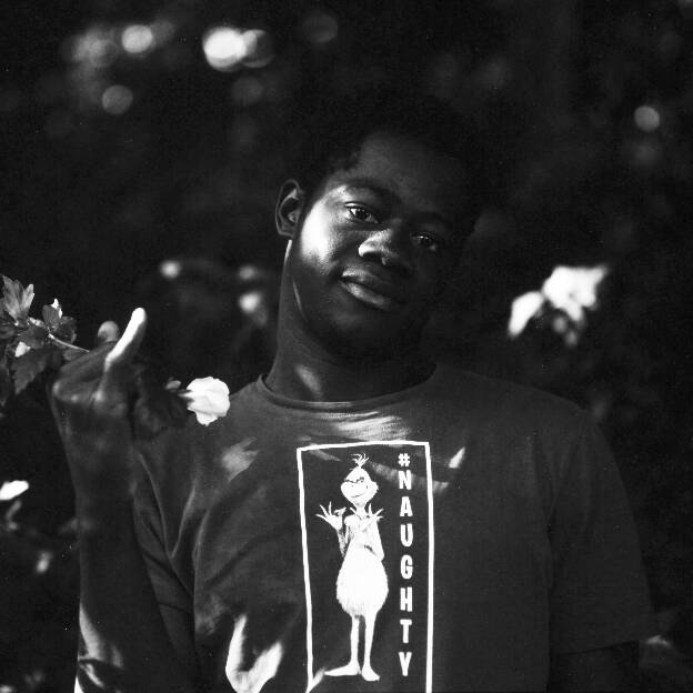 Souare (Ilford FP4, Bronica ETRS)