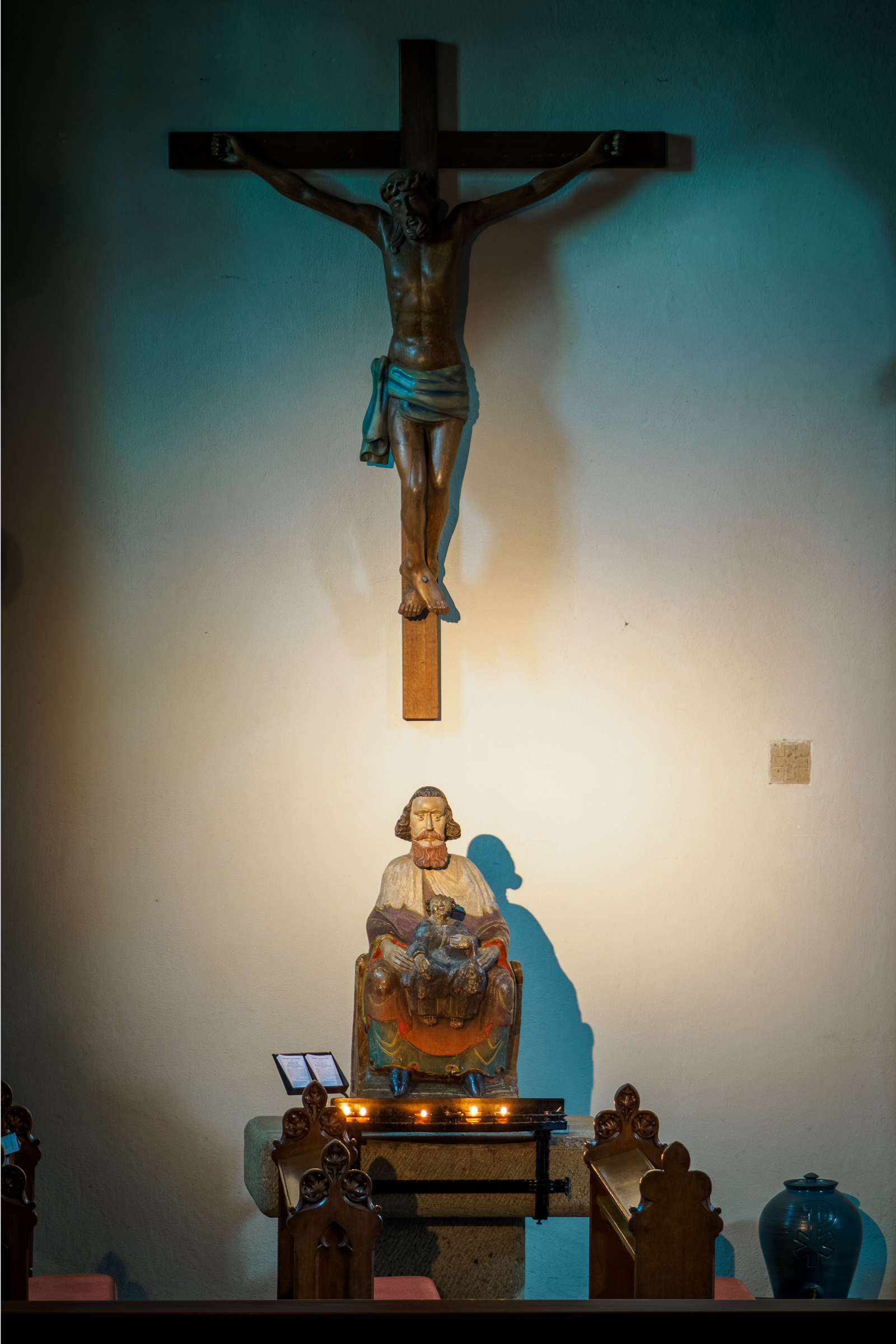 St. Vitus Church, Elten. Former statue of Madonna with child, reworked into Machutus (Maclovius von Aleth, Saint Malo).