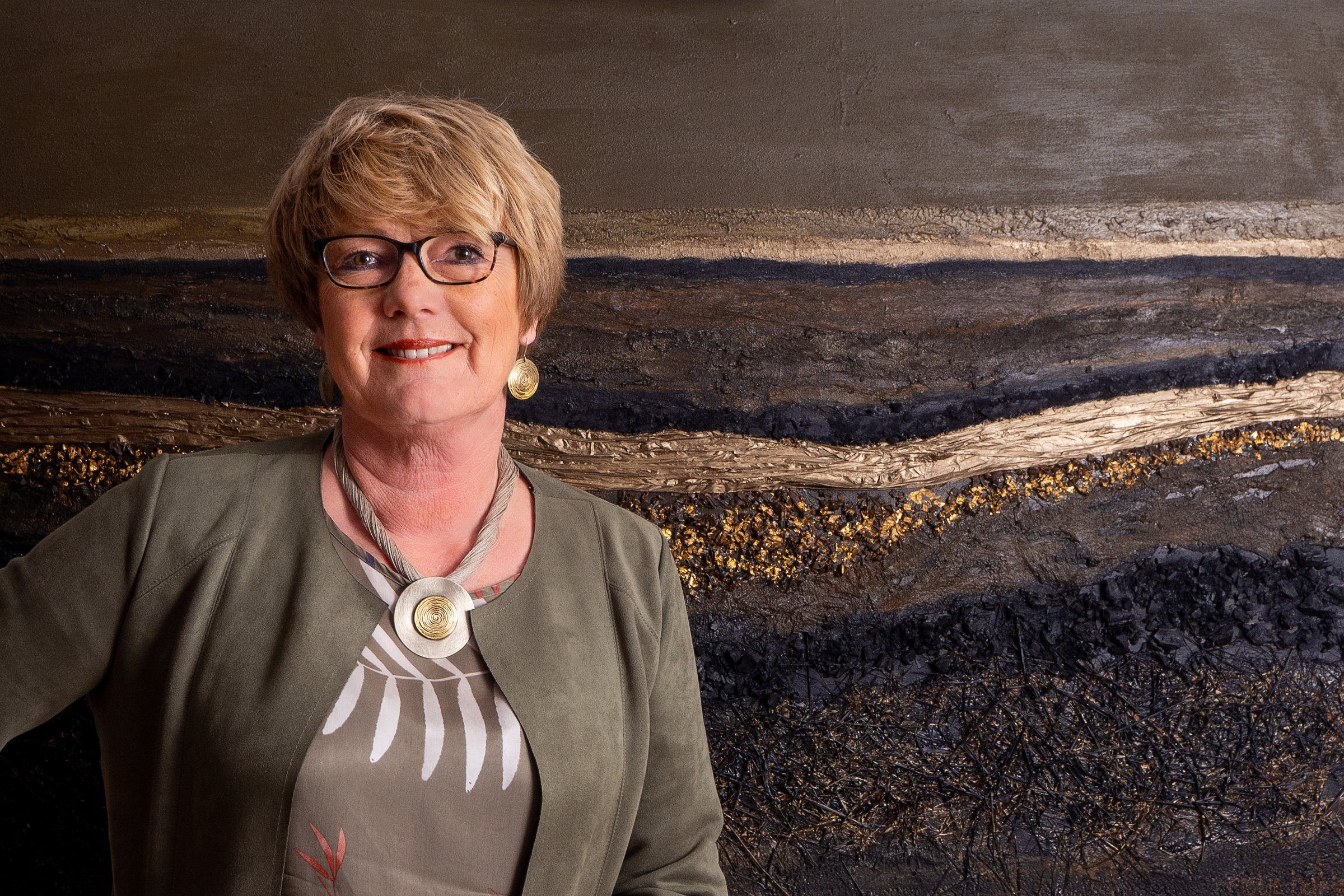 Rietje, artist. In front of 'In the beginning II' (for Onderweg Magazine)